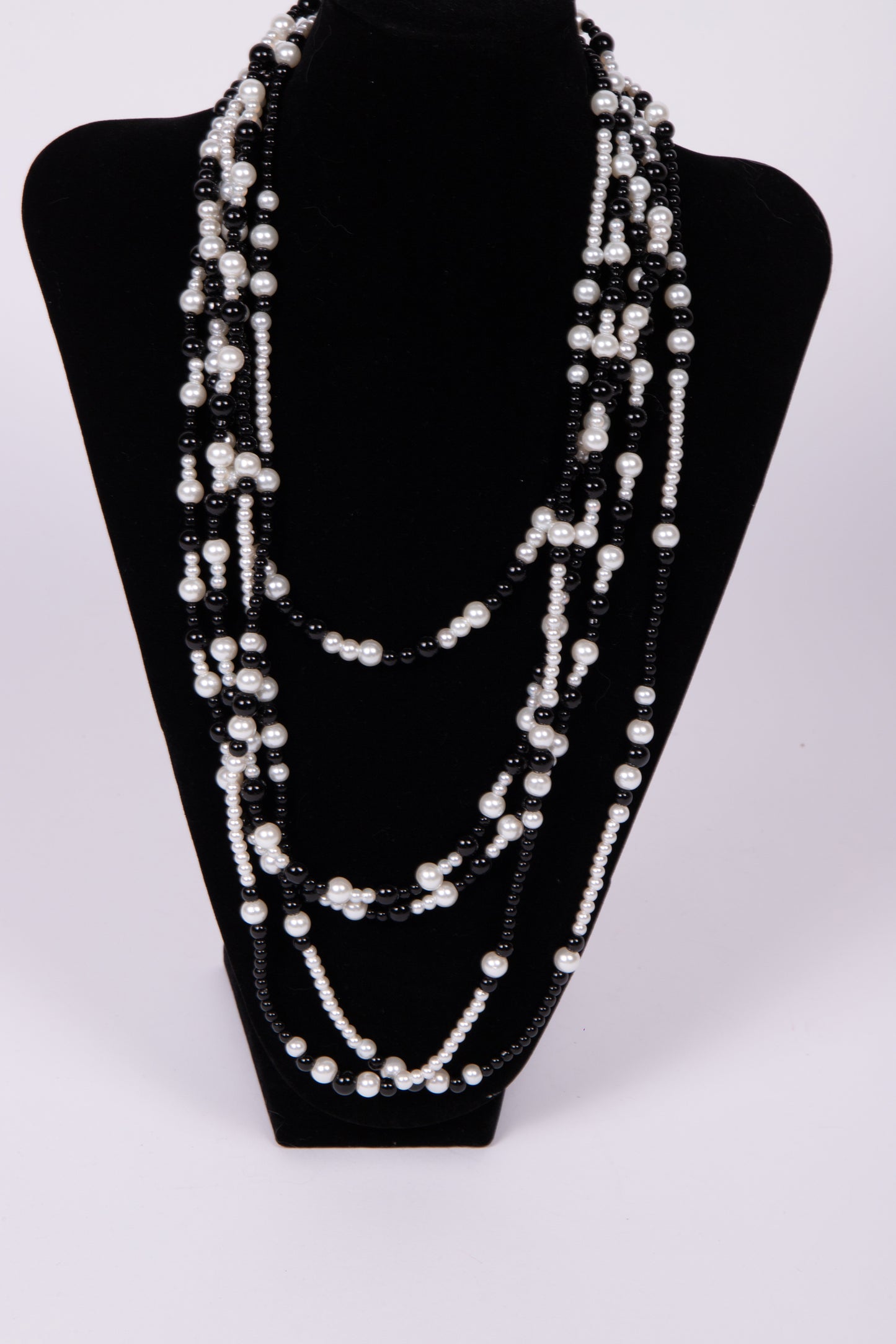 Collana MULTIFILO PERLE BIANCO E NERO