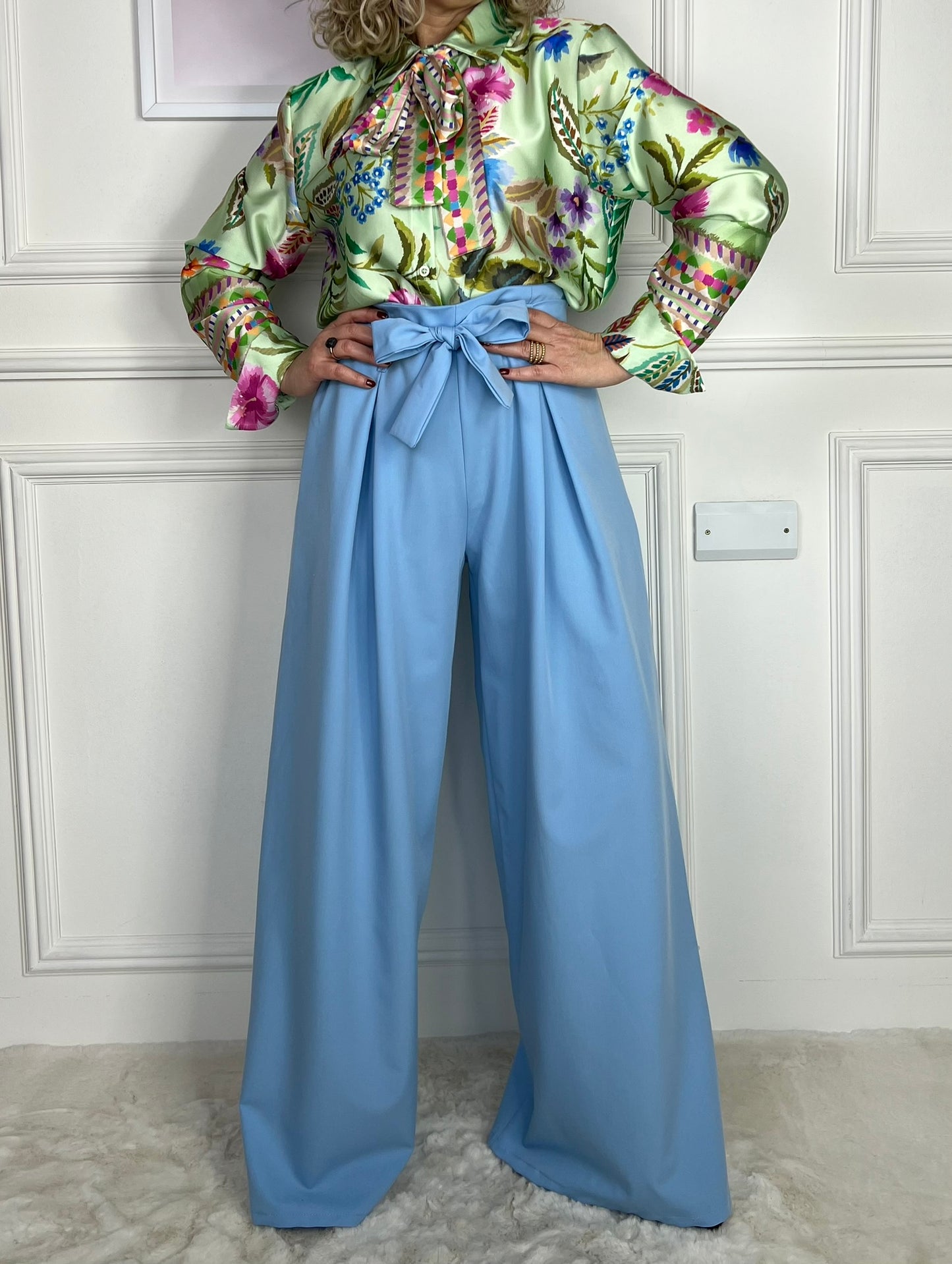 Pantalone ELISA celeste